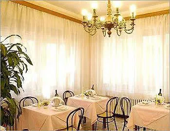 Ξενοδοχείο Royal Esplanade 3*