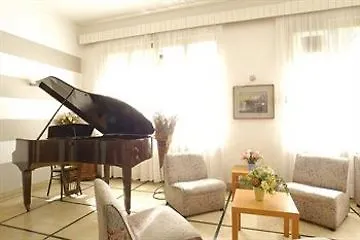 Royal Esplanade 3*