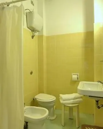 Royal Esplanade Ξενοδοχείο 3*